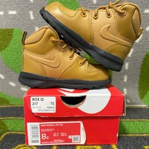 Gently used toddler  Nike Manoa LTR Boots
